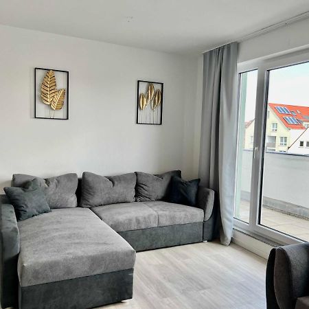 Nujen- Hotel Und Apartment Stuttgart Zuffenhausen ภายนอก รูปภาพ