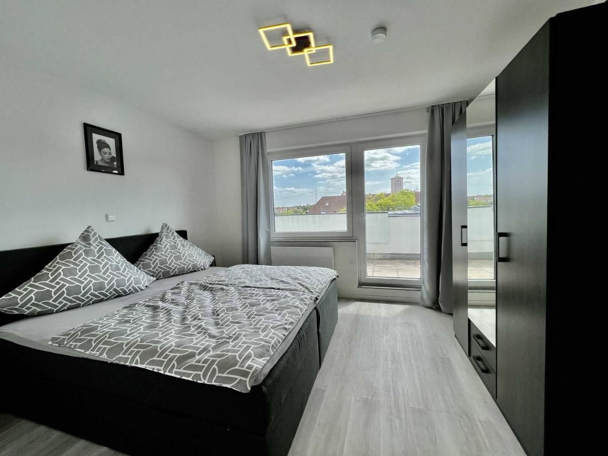 Nujen- Hotel Und Apartment Stuttgart Zuffenhausen ภายนอก รูปภาพ