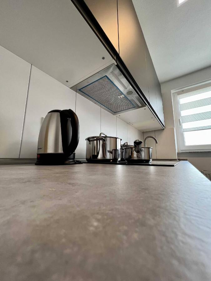 Nujen- Hotel Und Apartment Stuttgart Zuffenhausen ภายนอก รูปภาพ