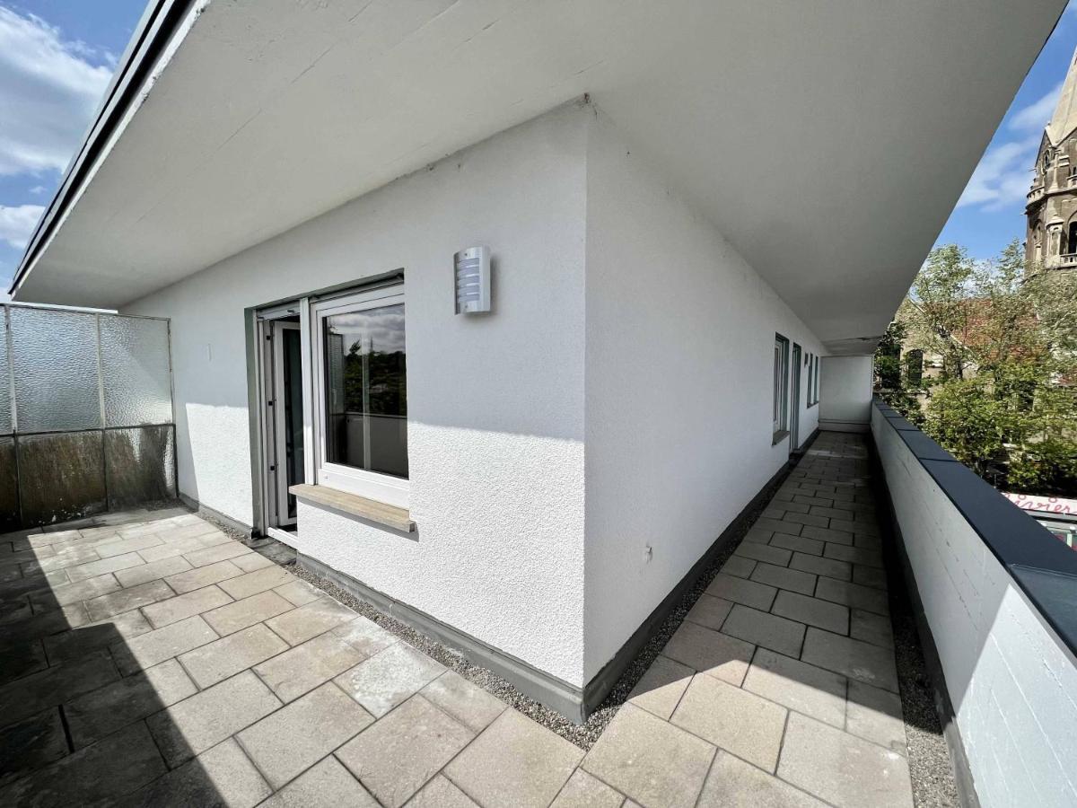Nujen- Hotel Und Apartment Stuttgart Zuffenhausen ภายนอก รูปภาพ