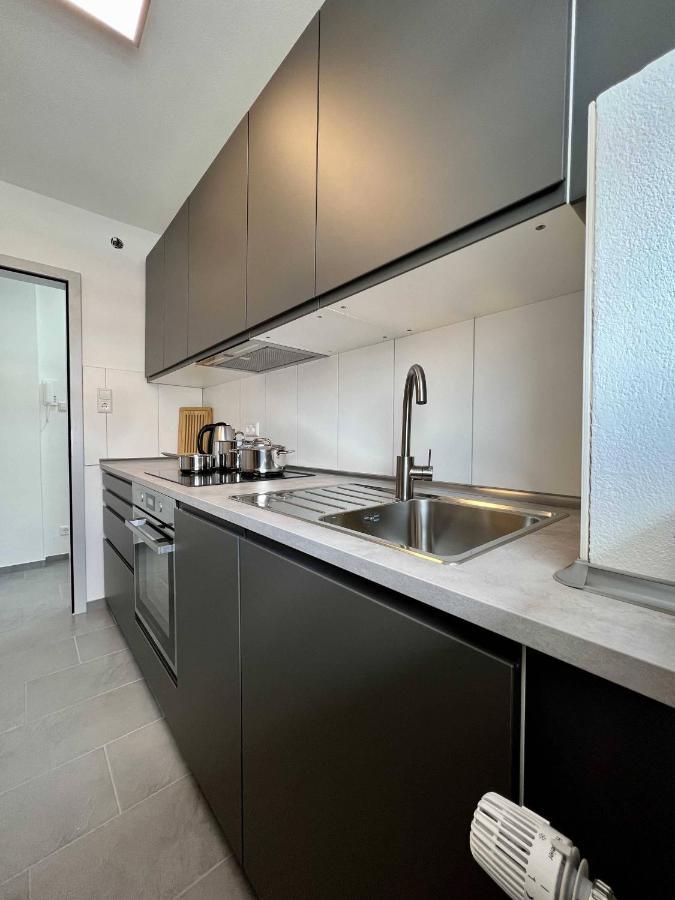 Nujen- Hotel Und Apartment Stuttgart Zuffenhausen ภายนอก รูปภาพ