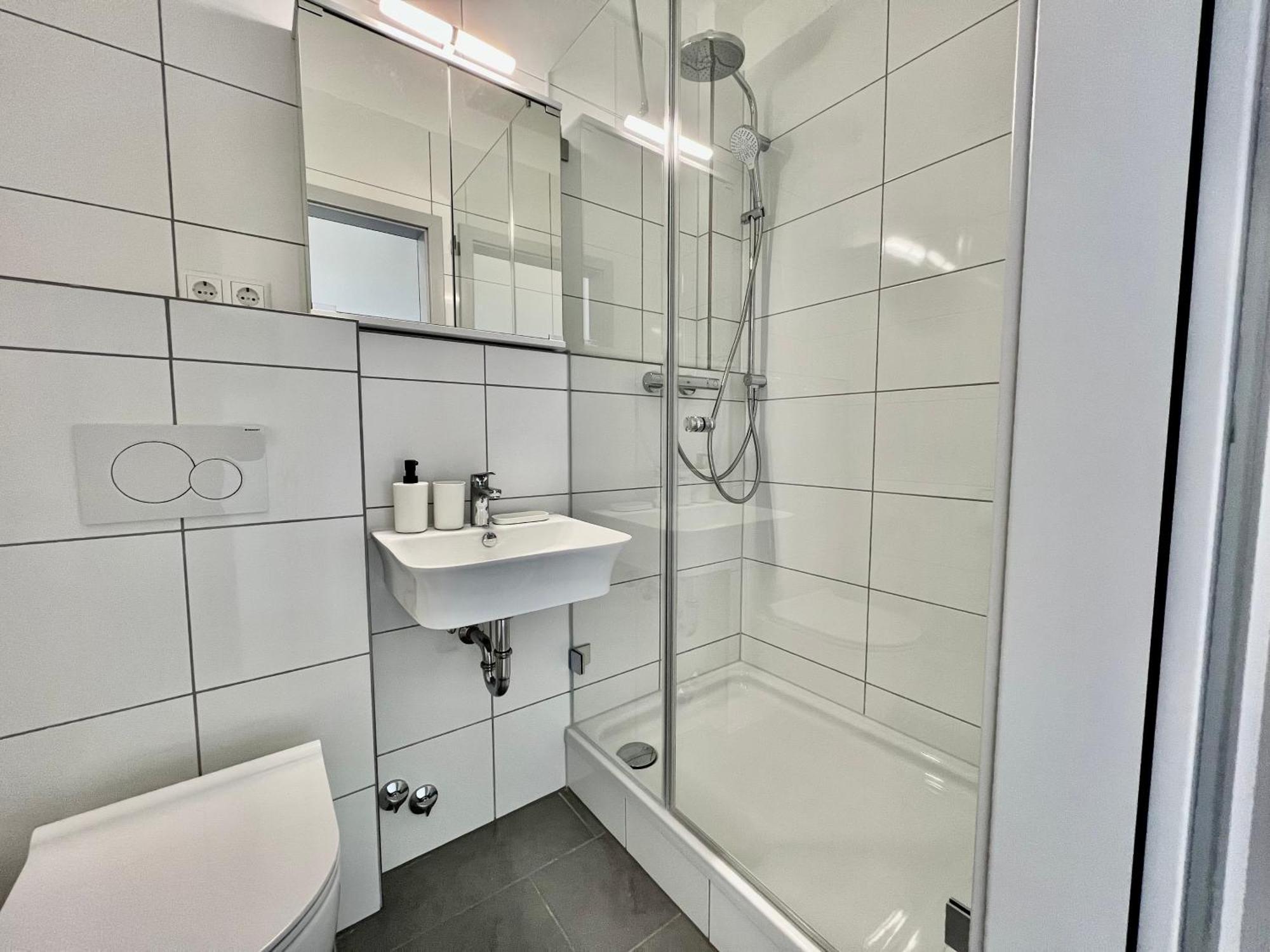 Nujen- Hotel Und Apartment Stuttgart Zuffenhausen ภายนอก รูปภาพ